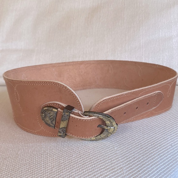Arrivanto Vintage Brown Leather Brown Belt Medium With Golden Buckle For Ladies - Picture 1 of 10